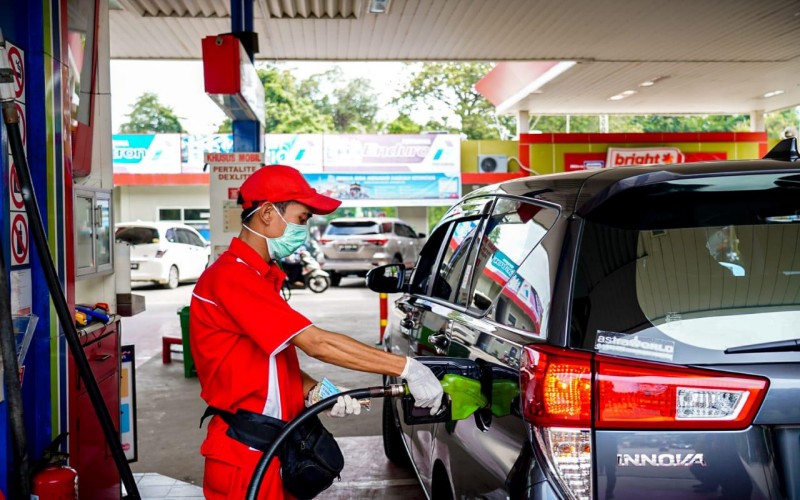 Navigating policy dilemmas in fuel-subsidy reductions: learning from Indonesia’s experiences